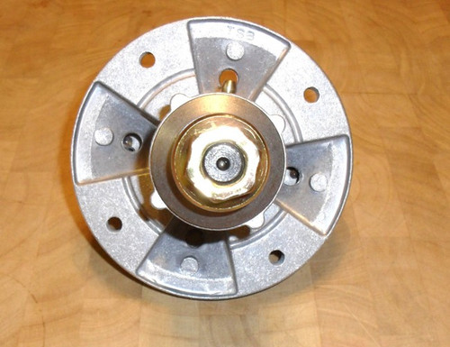 Deck Spindle for John Deere L100, L107, L108, L110, L120, L130, GX20250, GY20050, GY20785 Scotts