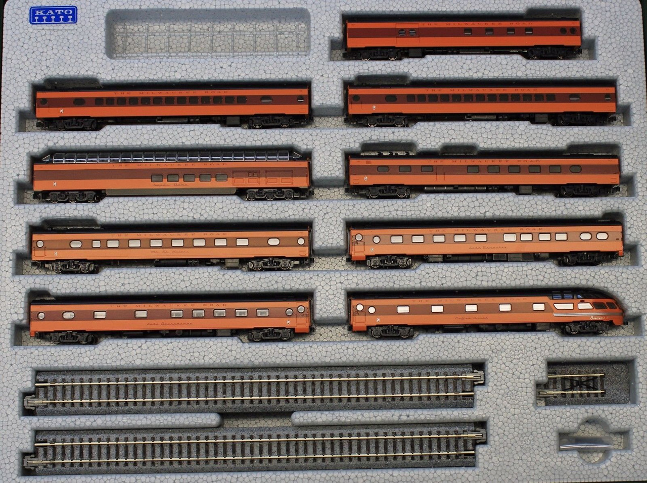 Kato ~ N Scale ~ Milwaukee Road ~ Olympian Hiawatha ~ 9-Car Set
