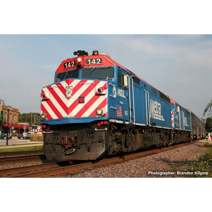 Kato ~ HO Scale ~ EMD F40PH Commuter ~ Chicago Metra #142 ~ DCC