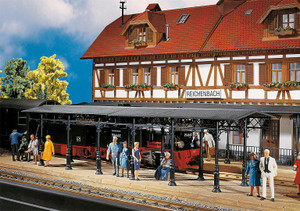 Pola G ~ G Scale ~ Covered Platform ~ Kit ~ 330908