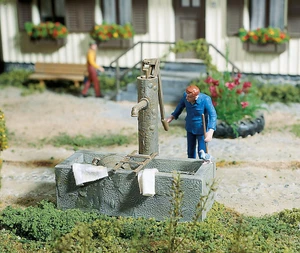 Pola G ~ G Scale ~ Operating Well with Hand Pump and Trough ~ 333212