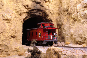 Monroe Models ~ HO Scale ~ Tunnel Portal Blasted Rock Single Track ~ 109