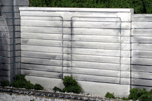 Monroe Models ~ HO Scale ~ Retaining Walls Groove Face Concrete (2 pcs) ~ 114