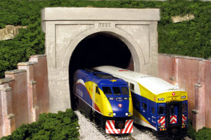 Monroe Models ~ HO Scale ~ Tunnel Portal Modern Concrete Double Track ~ 134