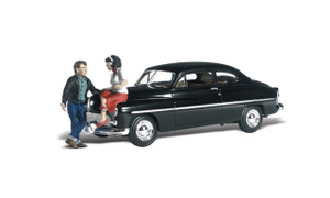 Woodland Scenics ~ HO Scale ~ Vehicle & People ~ Spoonin' N Croonin' Car ~ AS5530