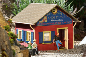 PIKO ~ G Scale ~ Joe's Shoe Repair Built-Up Building ~ 62725