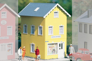 PIKO ~ G Scale ~ Garden City Sunny Pharmacy, Building Kit ~ 62067