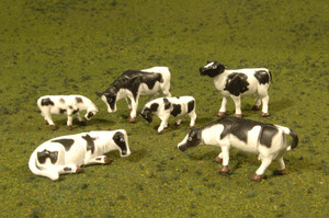 Bachmann ~ HO Scale ~ Cows - Black & White ~ 33103
