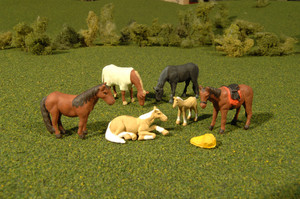 Bachmann ~ HO Scale ~ Horses ~ 33119