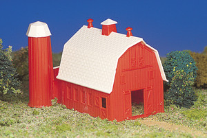 Bachmann ~ HO Scale ~ Barn ~ 45151