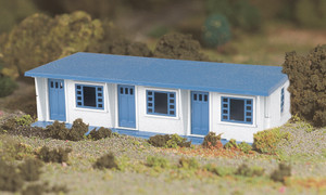 Bachmann ~ O Scale ~ Motel (new colors: white & blue) ~ 45616