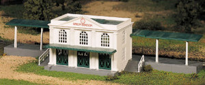 Bachmann ~ Plasticville ~ O Scale ~ Union Station Kit ~ 45976