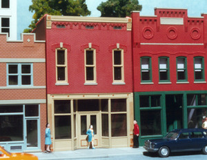 Smalltown USA by Rix Products ~ HO Scale ~ Vivian’s Family Shoes ~ 6013