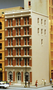 Lunde Studios ~ HO Scale ~ City Trust ~ Kit ~ 31