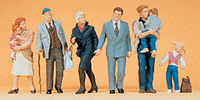 Preiser Kg ~ HO Scale ~ Pedestrians ~ Parents and Grandparents w/ Children ~ 10415