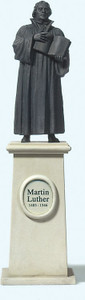 Preiser ~ G Scale ~ Martin Luther Statue ~ 45522