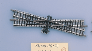TomyTec Co LTD ~ N Scale ~ 15 Degree Crossing XR140-15 ~ Fine Track ~ Right Hand 5-1/2" 140mm Straight Length ~ 738-1322