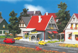 Vollmer Gmbh ~ Z Scale ~ Gray House w/Red Roof ~ 2-3/8 x 2-1/4 x 2" 6 x 5.8 x 5.2cm ~ 770-49572