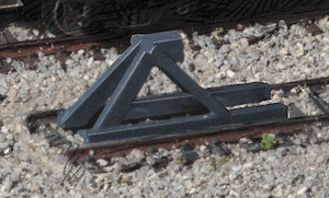 Walthers Cornerstone ~ N Scale ~ Track Bumper ~ Built-ups ~ Dark Gray ~ 5 Pieces ~ 933-2605