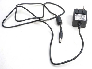 Walthers Controls ~ HO Scale ~ Walthers Layout Control System ~ 2-Amp, 12-Volt Filtered DC Power Supply ~ 942-110