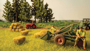 Walthers SceneMaster ~ HO Scale ~ Square Hay Bales ~ pkg(36) ~ Kit  ~ 949-4137