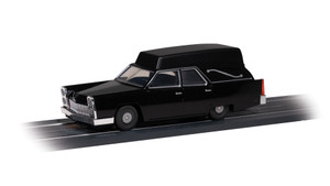Bachmann ~ O Scale ~ E-Z Street Station Wagon ~ Hearse ~ 42742