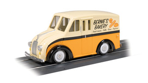 Bachmann ~ O Scale ~ E-Z Street Delivery Van ~ Bernie's Bakery ~ 42753