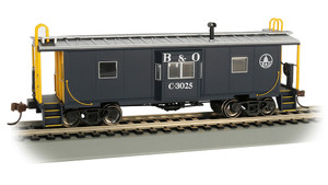 Bachmann ~ HO Scale ~ Bay Window w/ Roof Walk Caboose ~ B&O #C-3025 ~ 73210