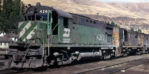 Rapido ~ HO Scale ~ ALCO C-425 ~ Burlington Northern #4262 ~ DCC Sound ~ 45543