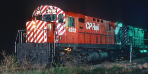 Rapido ~ HO Scale ~ MLW C-424 ~ Canadian Pacific CP Rail #4217 ~ DC/Silent ~ 45014