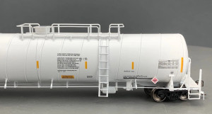 Roka ~ HO Scale ~ 33,700 Gal ARI Spiral Tank Car ~ SHQX ~ ROK51673
