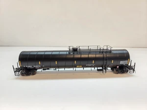 Roka ~ HO Scale ~ 33,700 Gal ARI Spiral Tank Car ~ FURX ~ ROK133076