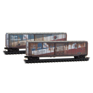 Micro Trains ~ N Scale ~ Weathered 50' Single Door Box Car ~ 2-Pack ~ Grit N' Grime ~ Burlington Northern #31007, #31128 (Share in Freedom) ~ 983105109