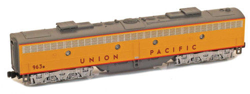 American Z Line ~ Z Scale ~ EMD E8 B ~ Union Pacific UP #940B ~ DC Version ~ 62640-5