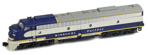 American Z Line ~ Z Scale ~ EMD E8 A ~ Missouri Pacific MP #7020 ~ DC Version ~ 62610-3