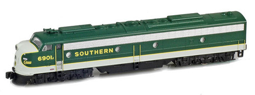 American Z Line ~ Z Scale ~ EMD E8 A ~ Southern SOU #6904T ~ DC Version ~ 62607-3