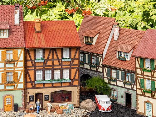 Pola G ~ G Scale ~ Half-Timbered House with Shop Window ~ Relief Model ~ Kit ~ 331769
