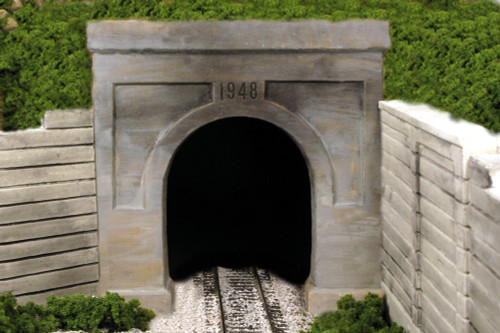 Monroe Models ~ HO Scale ~ Tunnel Portal Modern Concrete Single Track ~ 133