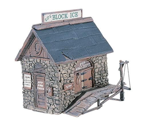 Woodland Scenics ~ HO Scale Building ~ Ice House Kit ~ D219