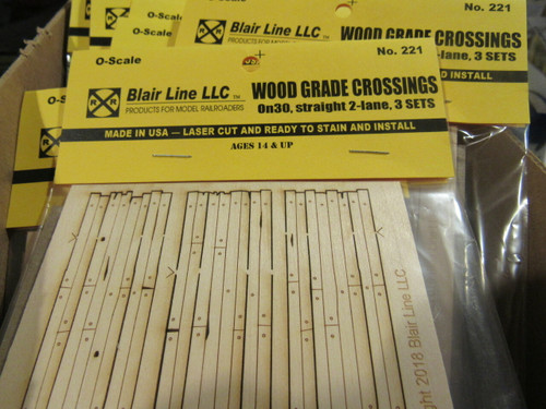 Blair Line ~ On30 Scale ~ Laser Kit 2 Rail Straight 2 Lane Grade Crossing ~ 221