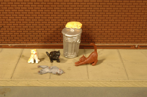 Bachmann ~ O Scale ~ Cats with Garbage Can ~ 33157