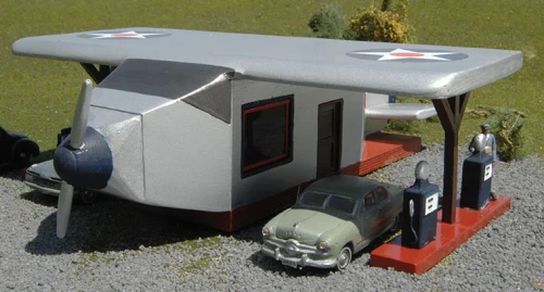 Bachmann ~ N Scale ~ Airplane Gas Station - Roadside U.S.A Building ~ 35251