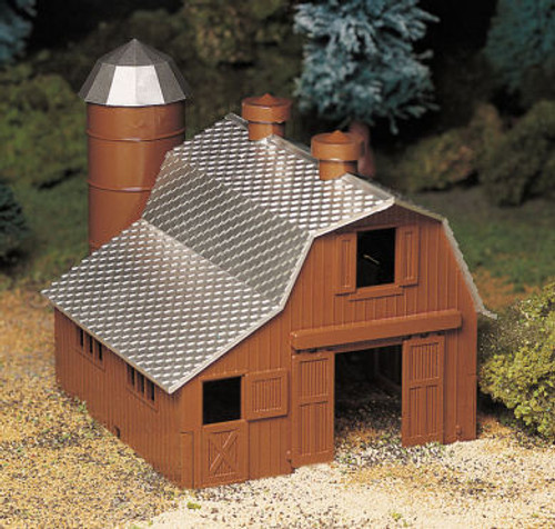 Bachmann ~ O Scale ~ Dairy Barn ~ 45602