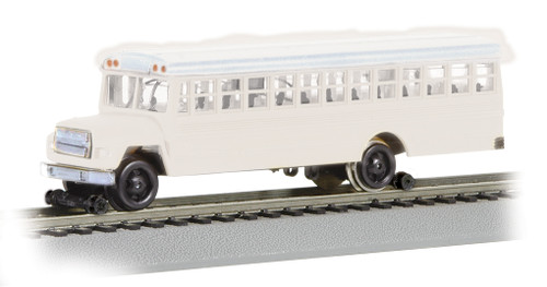 Bachmann ~ HO Scale ~ Bus with High Railers - White ~ 46215