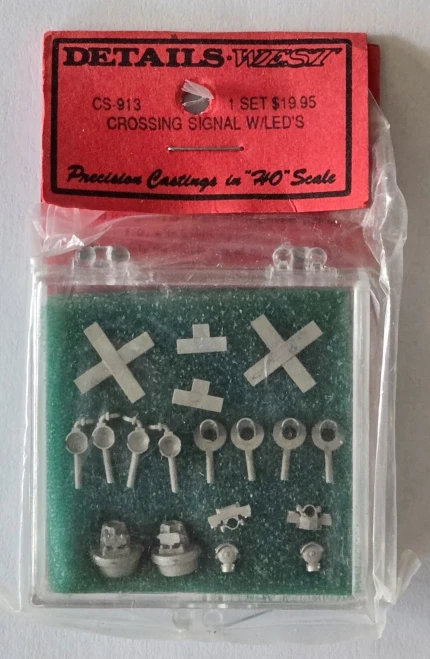 Details West ~ HO Scale ~ Crossing Signal ~ With LEDs ~ 913