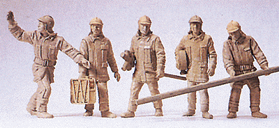 Preiser Kg ~ HO Scale ~ Modern German Firefighters ~ Unpainted Figure Set ~ Arriving at Scene ~ Carrying Equipment ~ 5-Pack ~ 10484