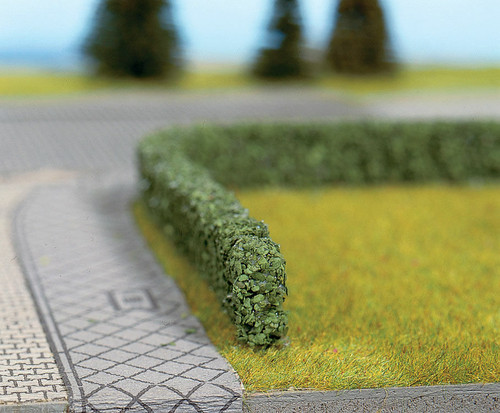 Walthers SceneMaster ~ HO Scale ~ Tall Hedges ~ Dark Green 19-5/8 x 3/8 x 5/8" 50 x 1 x 1.5cm ~ 949-1303