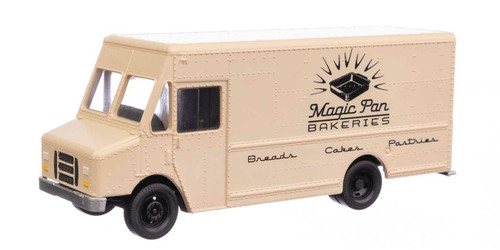 Walthers SceneMaster ~ HO Scale ~ Morgan Olson Route Star Van ~ Magic Pan Bakeries ~ 949-12101