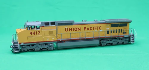 Atlas ~ HO Scale ~ GE Dash 8-40CW ~ Master Gold ~ LokSound and DCC ~ Union Pacific #9427 ~ 10004515