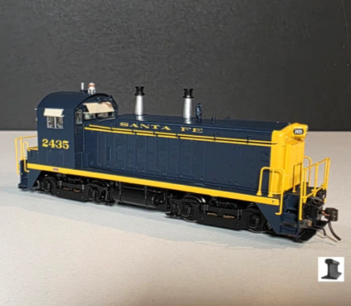 Rapido ~ HO Scale ~ EMD SW9 ~ Santa Fe #2435 ~ DC/DCC Sound Version ~ 027565